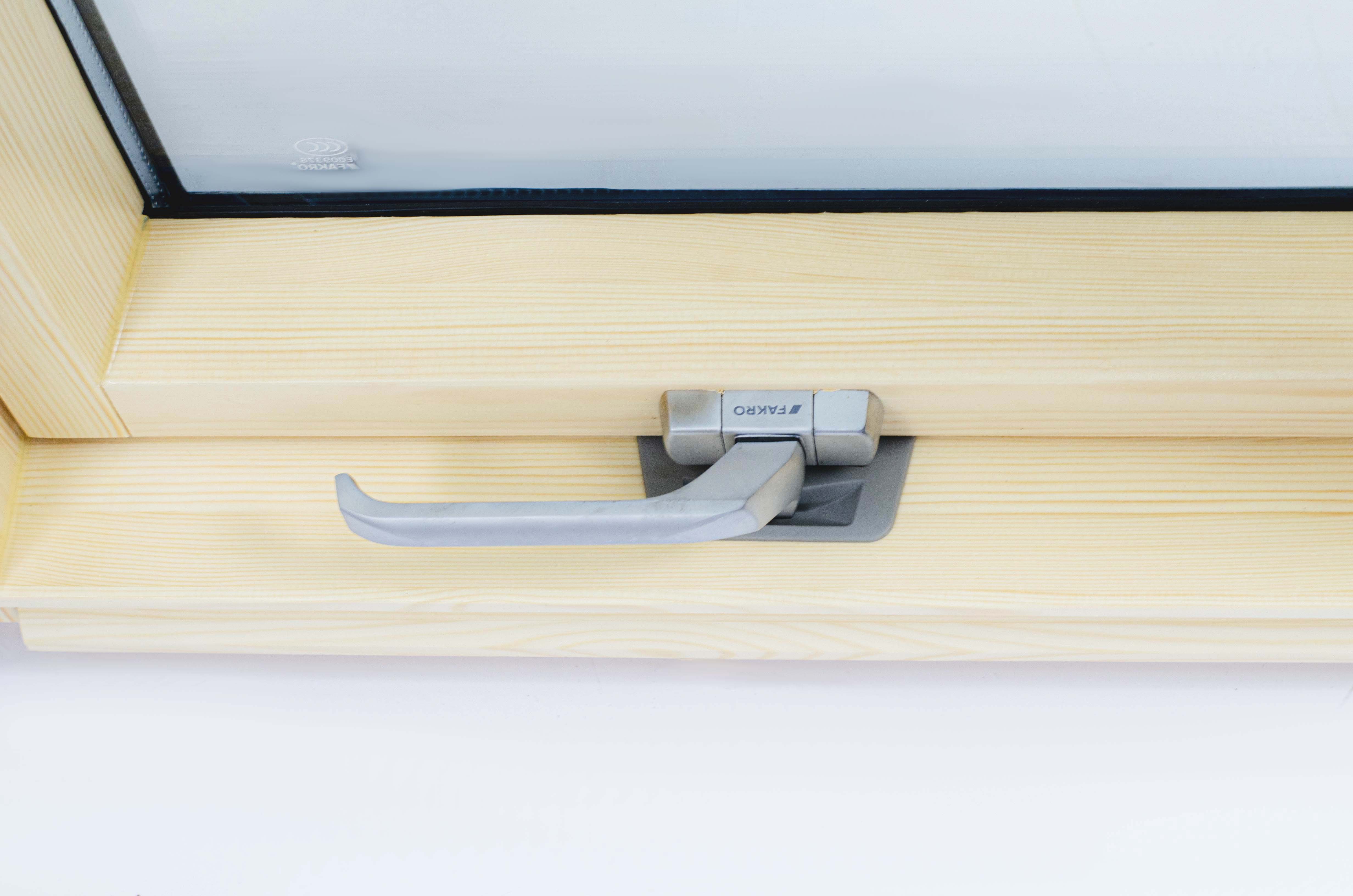 Окно мансардное FAKRO FTP (CH) 114х140 (однокамерное)