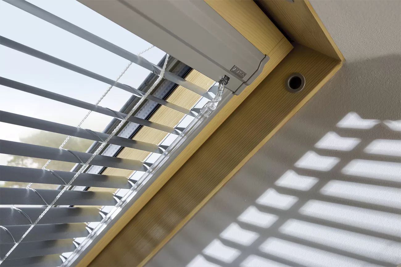 Жалюзи FAKRO AJP-140 (группа 1) 114х140 белый