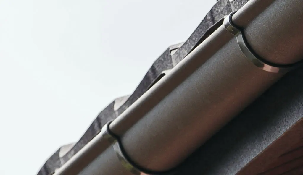 Держатель желоба (крюк длинный / короткий)