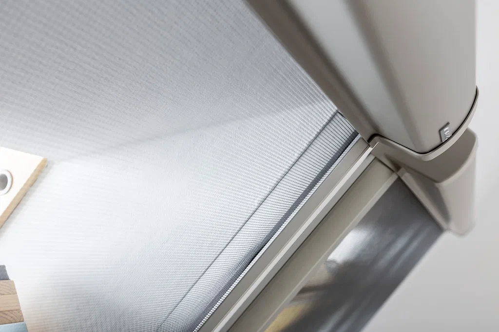 Сетка москитная FAKRO AMS 94x240 (94х140) серые направляющие