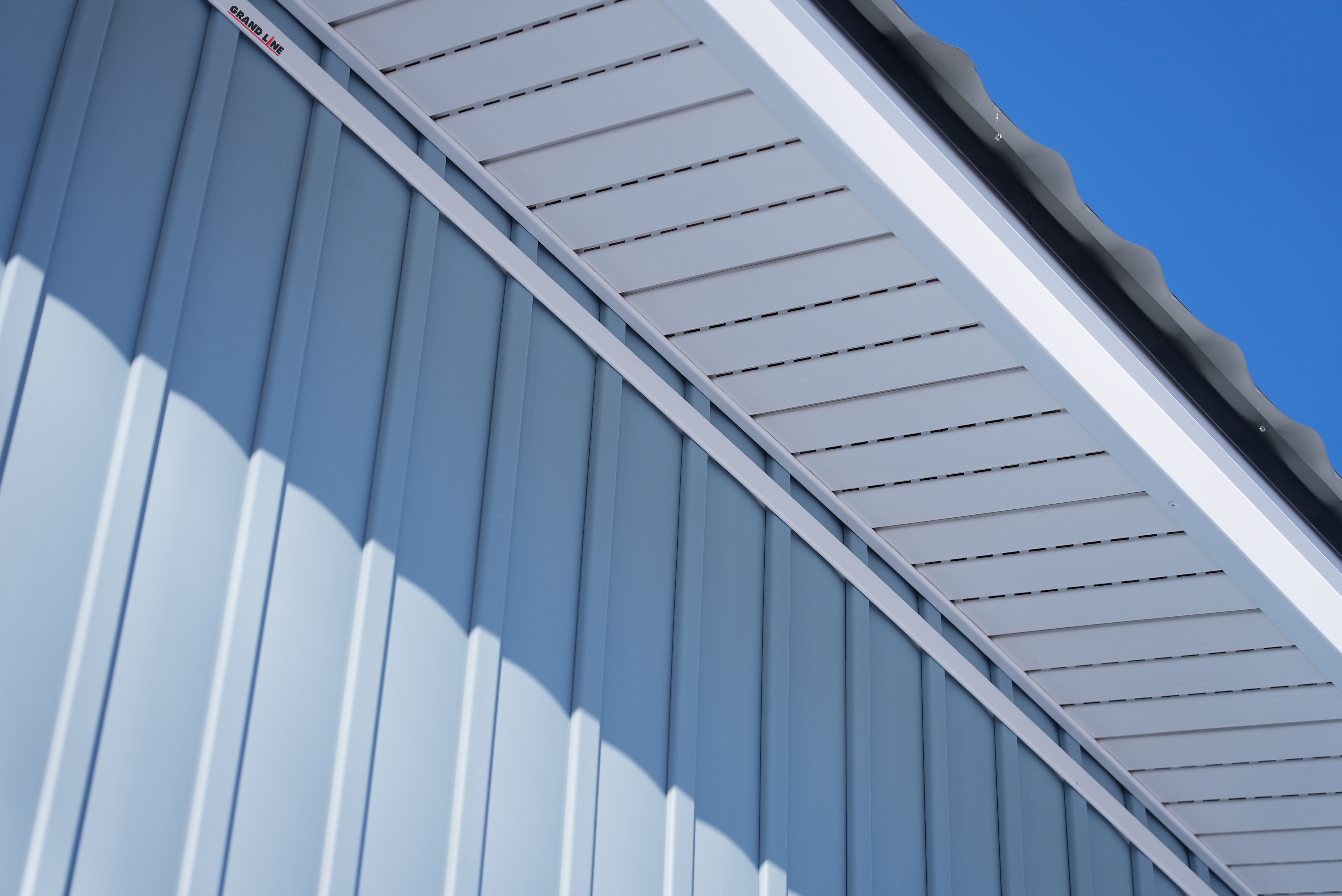 Сайдинг Вертикальный Color Plus голубой (3,0м)