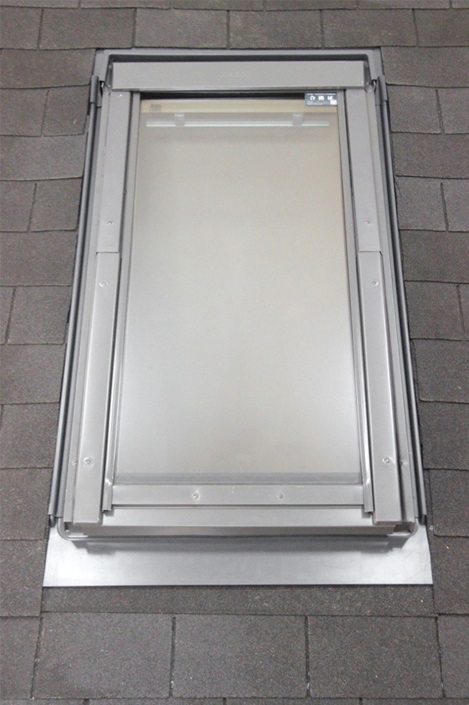 Оклад для плоских кровельных покрытий FAKRO ESV-RU 94x140