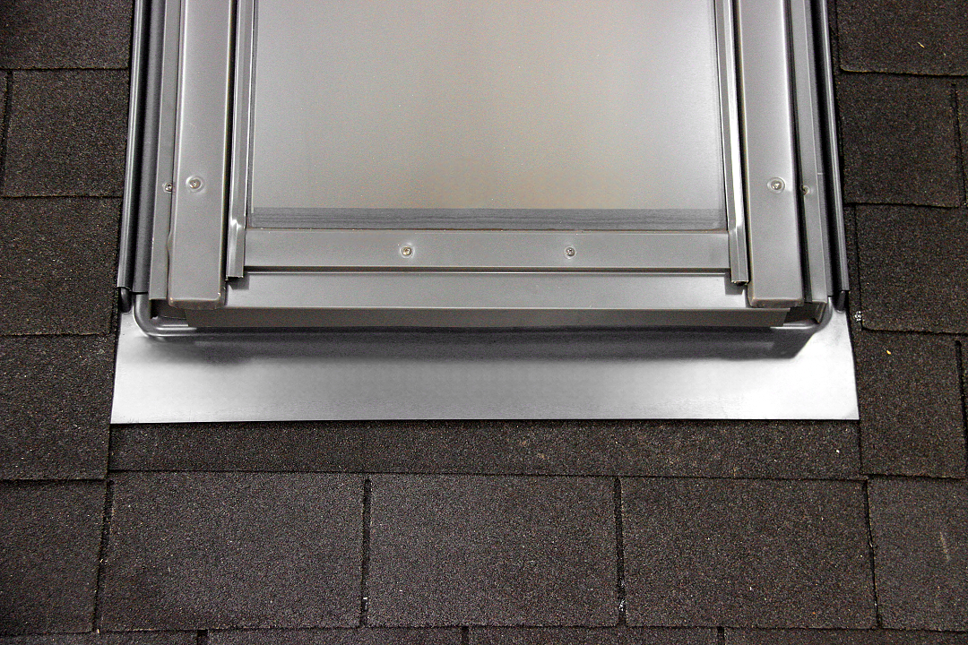 Оклад для плоских кровельных покрытий FAKRO ESV-RU 94x140