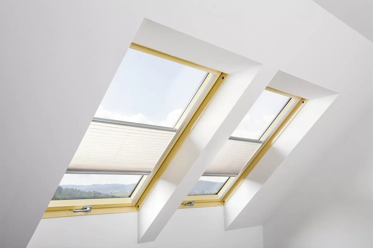 Штора плиссированная FAKRO APS-666 (группа 2) 66х118 белый ажур