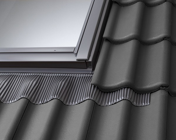 Оклад FAKRO AHRD Z для профилированных кровельных материалов с высотой профиля до 10 см A6 78х118