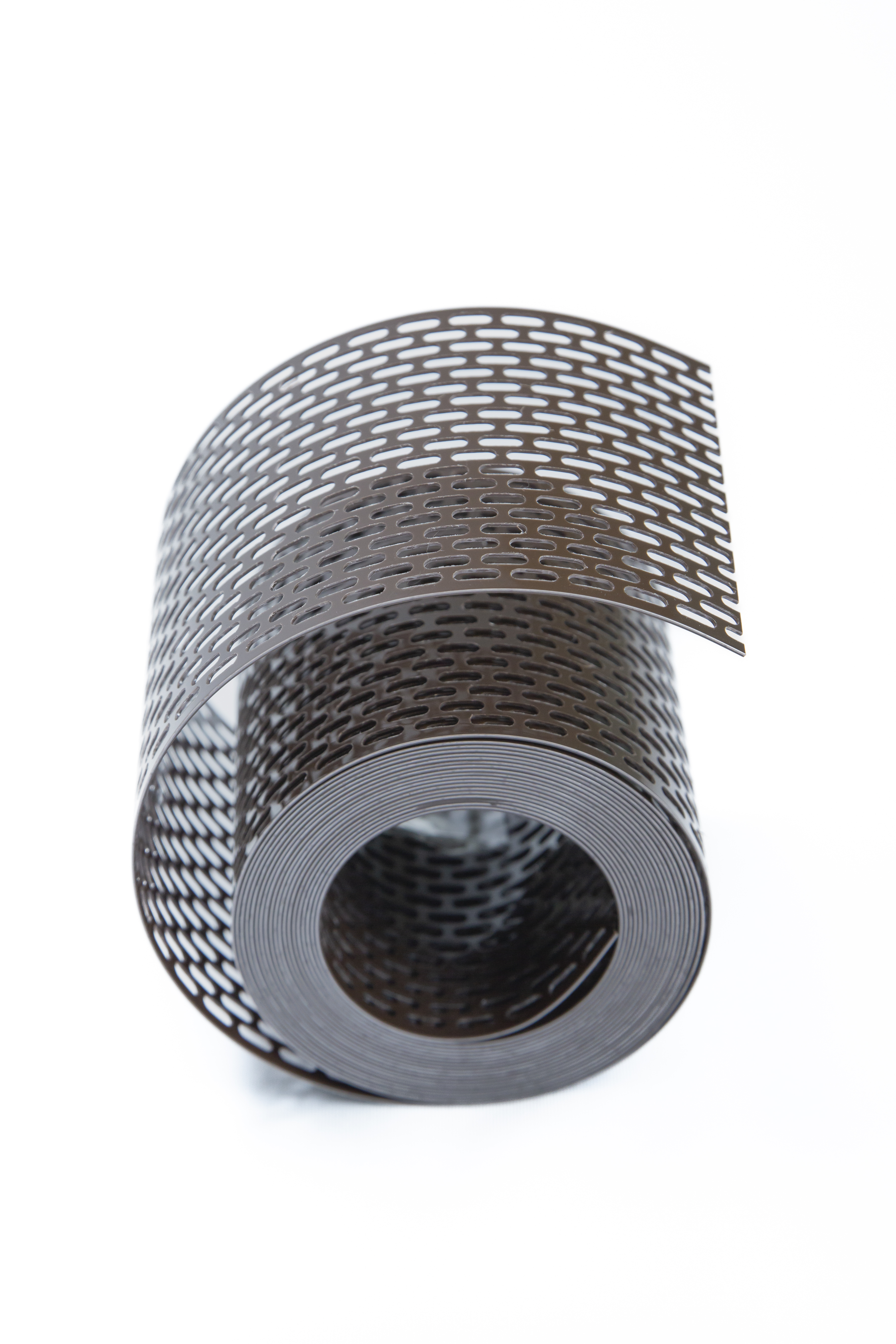 Лента вентиляционная карнизная GRAND LINE коричневая 100х5000