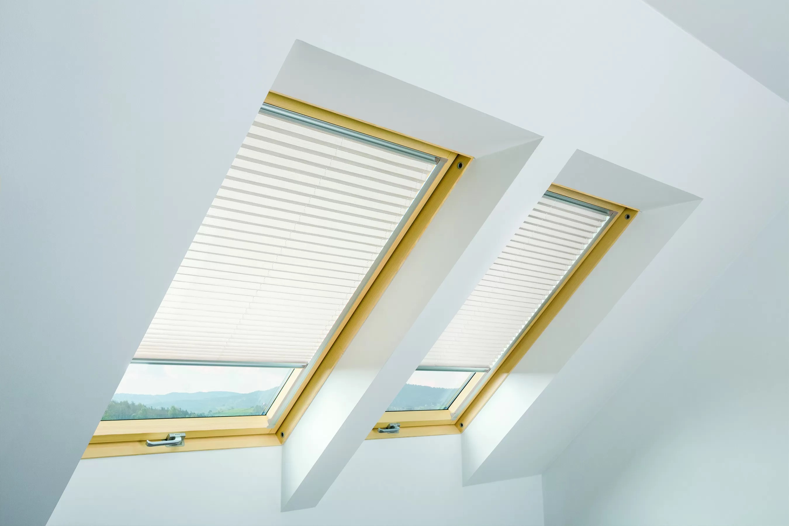 Штора плиссированная FAKRO APS-666 (группа 2) 66х118 белый ажур