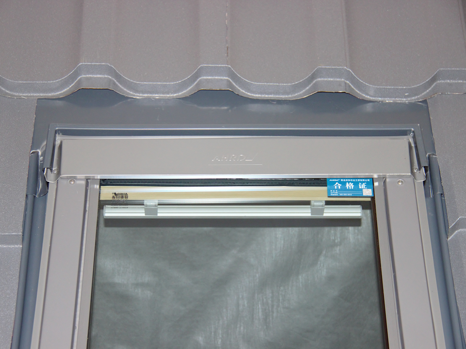 Оклад для профилированных кровельных покрытий FAKRO EZV-RU 78х140